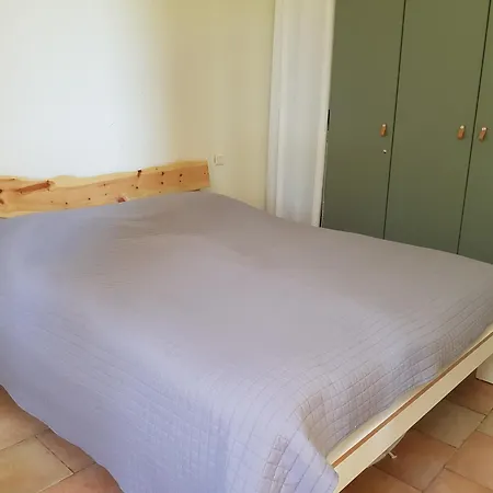 Vue An Der Cote D'azur Fuer 2-3 Personen Mit Gartenanteil Apartment
